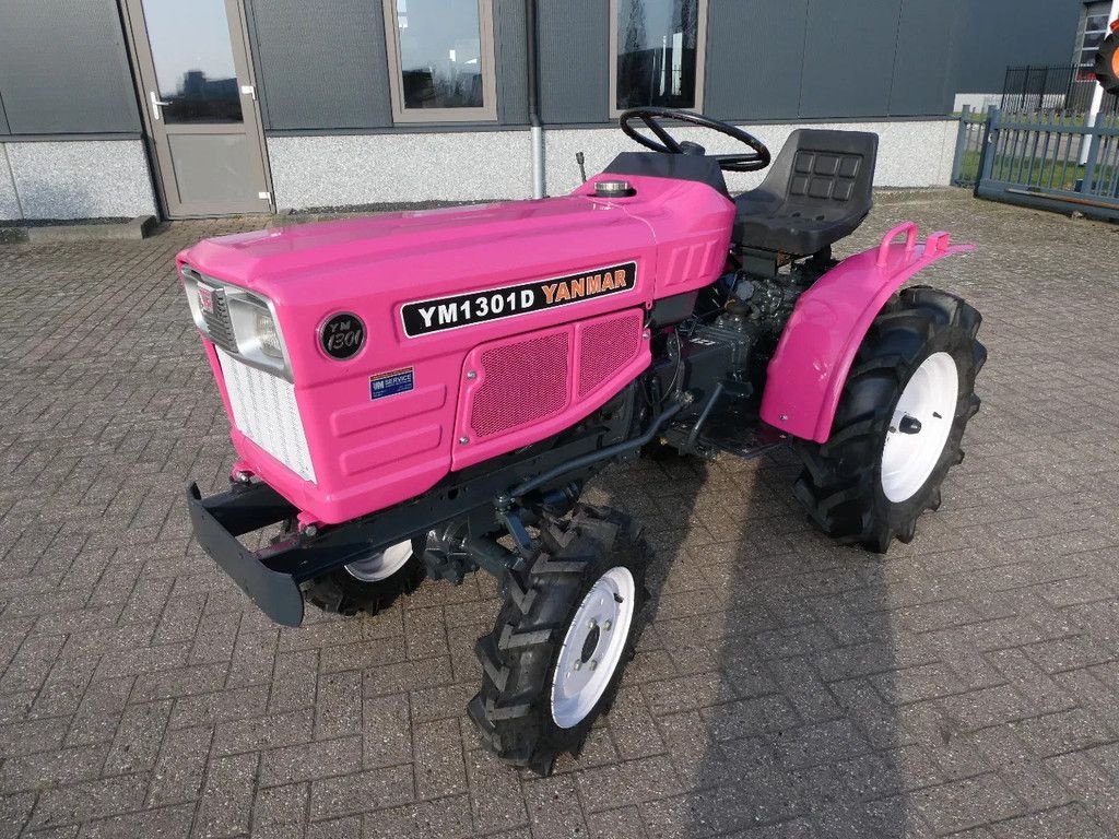 Traktor typu Yanmar YM1301 4wd / 339 Draaiuren / Pink Edition, Gebrauchtmaschine v Swifterband (Obrázek 3)