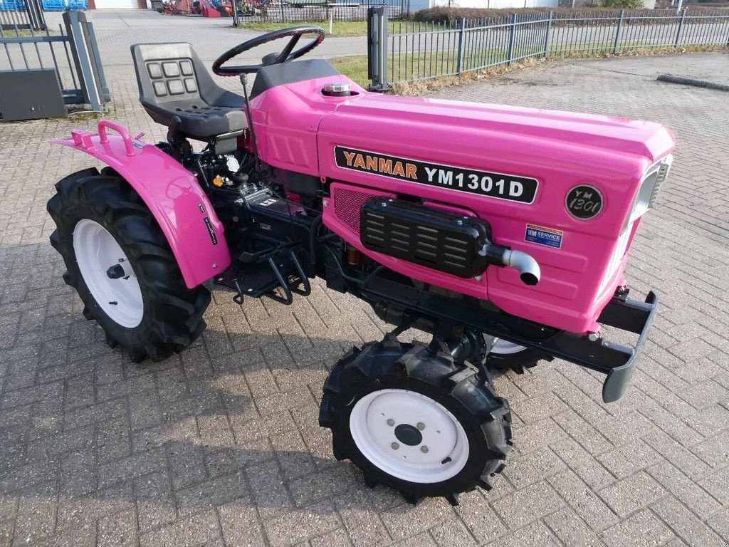 Traktor typu Yanmar YM1301 4wd / 339 Draaiuren / Pink Edition, Gebrauchtmaschine v Swifterband (Obrázek 2)