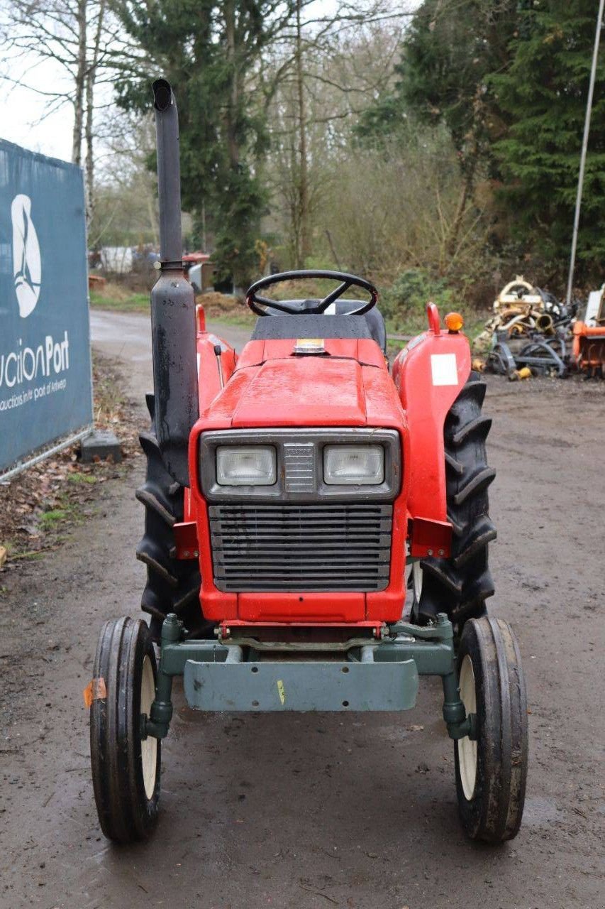 Traktor от тип Yanmar YM2002, Gebrauchtmaschine в Antwerpen (Снимка 9)