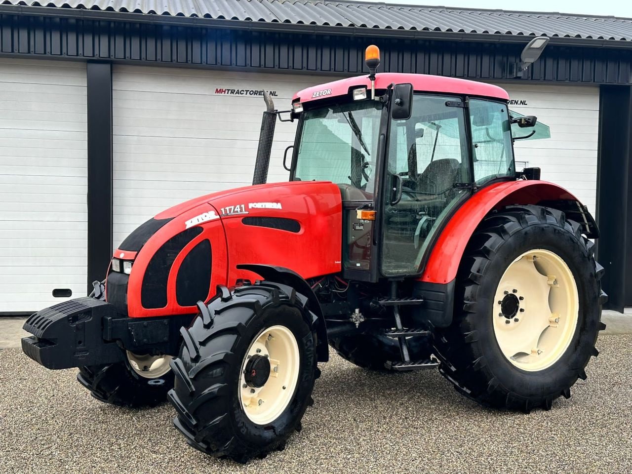 Traktor des Typs Zetor 11741, Gebrauchtmaschine in Linde (dr) (Bild 5)