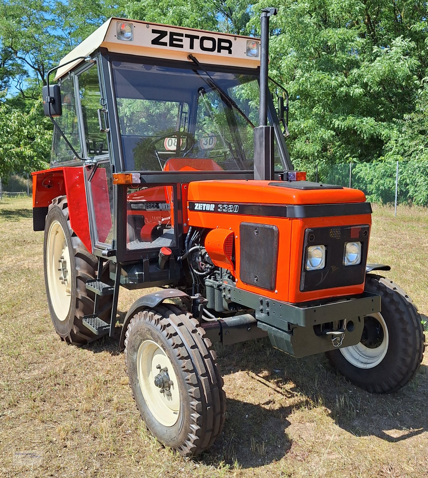 Traktor типа Zetor 3320, Gebrauchtmaschine в Ziesar (Фотография 1)