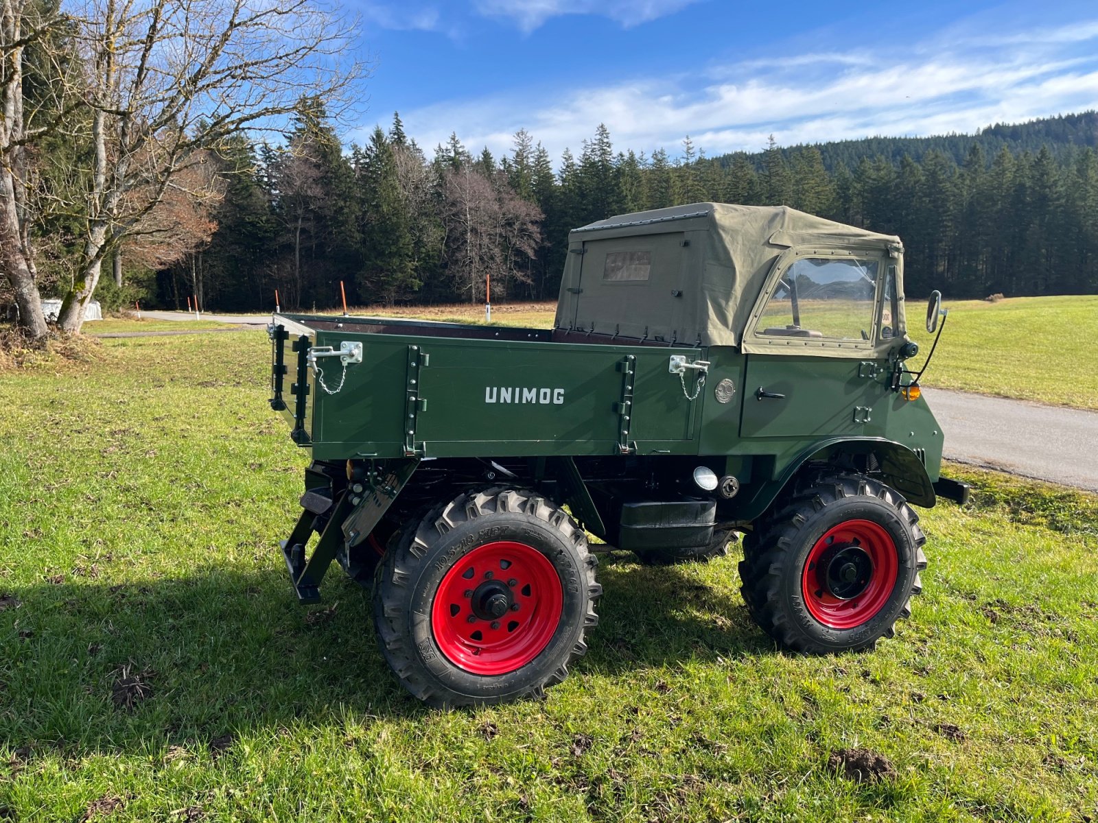 Transporter & Motorkarre des Typs Mercedes Unimog 411, Gebrauchtmaschine in Mondsee (Bild 2)