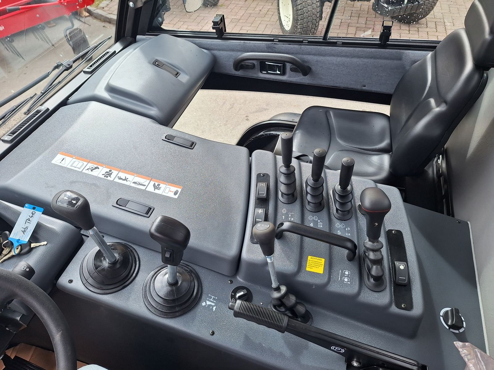 Transportfahrzeug типа Aebi TP 410 mit Kipperbrücke, Gebrauchtmaschine в Burgkirchen (Фотография 9)