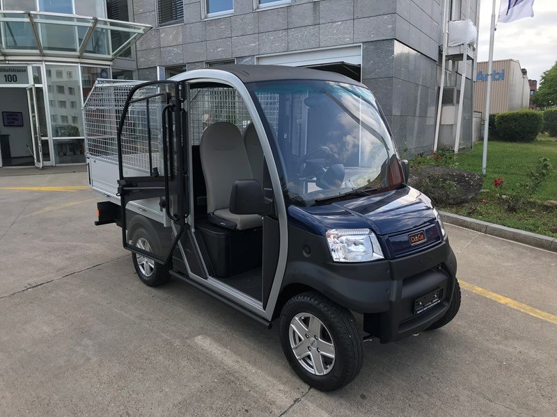 Transportfahrzeug des Typs Club Car Urban, Ausstellungsmaschine in Regensdorf (Bild 2)