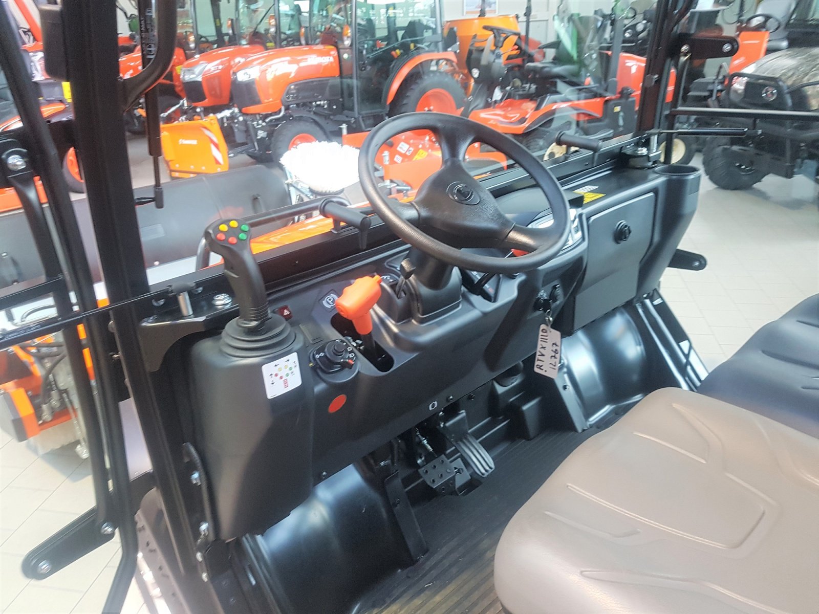 Transportfahrzeug typu Kubota RTVX-1110, Neumaschine w Olpe (Zdjęcie 7)