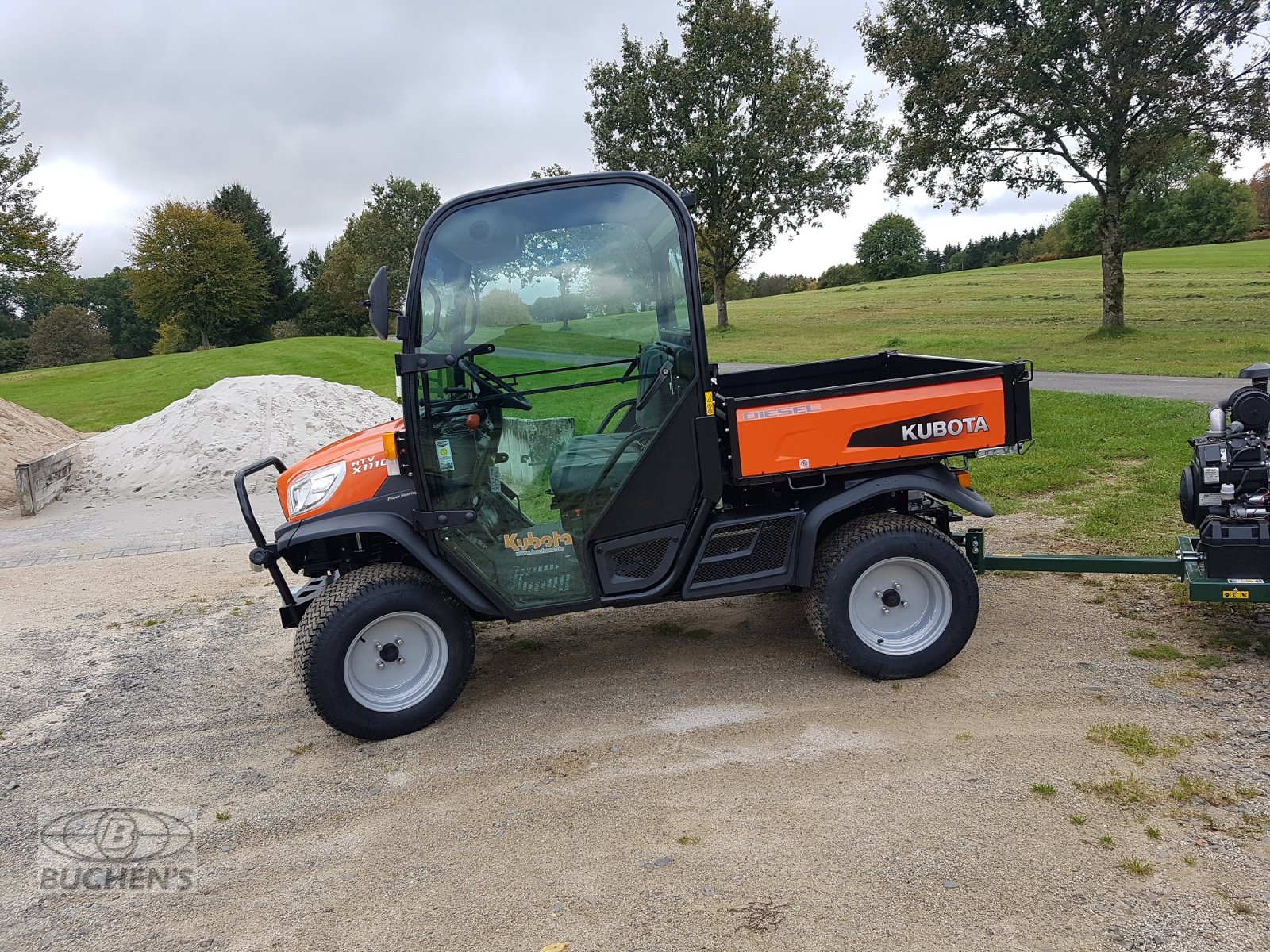 Transportfahrzeug des Typs Kubota RTVX1110  Turf, Neumaschine in Olpe (Bild 3)