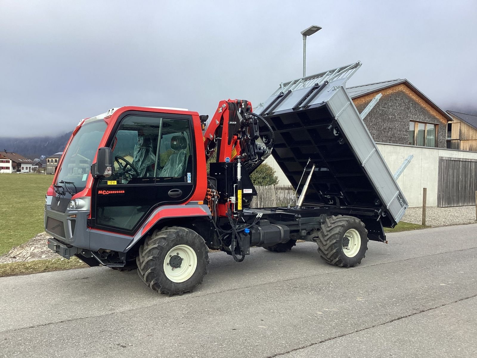 Transportfahrzeug tipa Lindner ++ Dreiseitenkipper, Ladekran, Greifer, Funk++, Gebrauchtmaschine u Bezau (Slika 14)