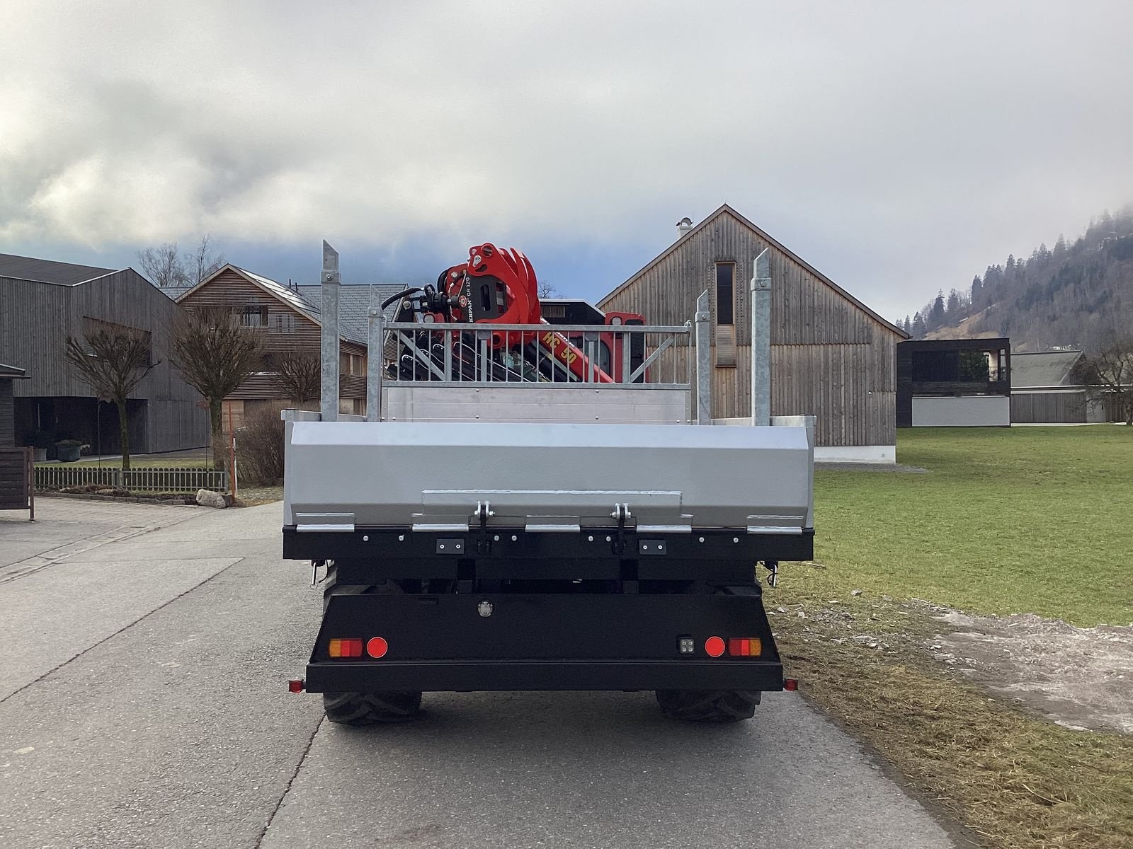 Transportfahrzeug tipa Lindner ++ Dreiseitenkipper, Ladekran, Greifer, Funk++, Gebrauchtmaschine u Bezau (Slika 24)