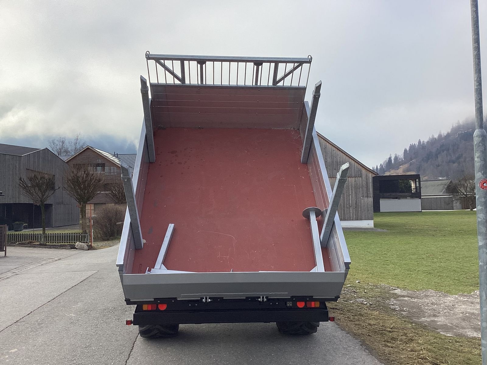 Transportfahrzeug tipa Lindner ++ Dreiseitenkipper, Ladekran, Greifer, Funk++, Gebrauchtmaschine u Bezau (Slika 17)