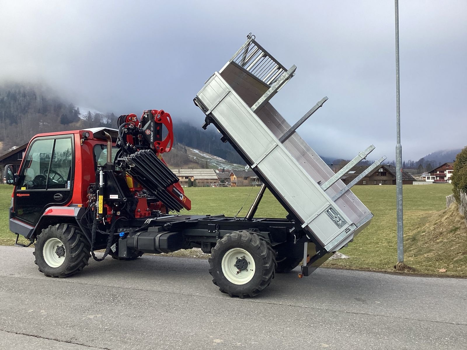 Transportfahrzeug tipa Lindner ++ Dreiseitenkipper, Ladekran, Greifer, Funk++, Gebrauchtmaschine u Bezau (Slika 7)