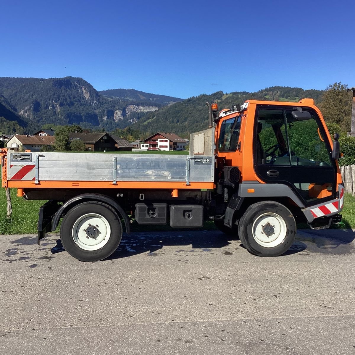 Transportfahrzeug des Typs Lindner ++ Unitrac 82S mit Dreiseitenkipper ++, Gebrauchtmaschine in Bezau (Bild 11)