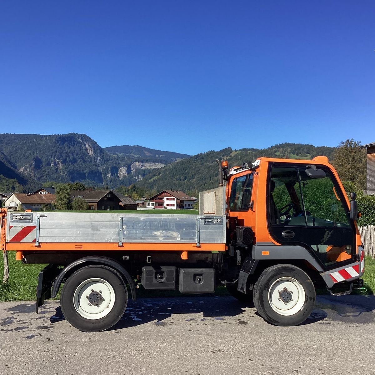 Transportfahrzeug des Typs Lindner ++ Unitrac 82S mit Dreiseitenkipper ++, Gebrauchtmaschine in Bezau (Bild 12)