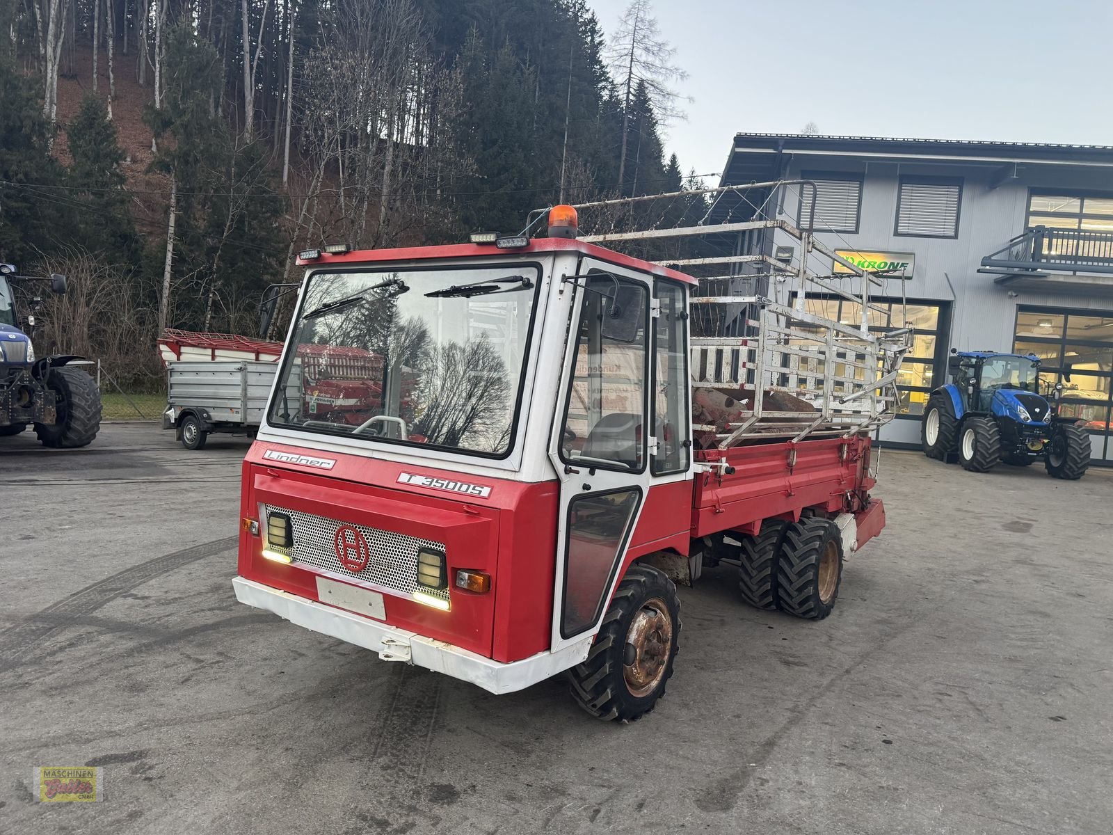Transportfahrzeug типа Lindner T 3500 S mit Ladewagenaufbau und Mistreuer, Gebrauchtmaschine в Kötschach (Фотография 2)