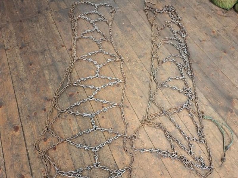 Transportfahrzeug des Typs Sonstige 11.5/80 R15.3 Schneeketten, Gebrauchtmaschine in Chur (Bild 1)