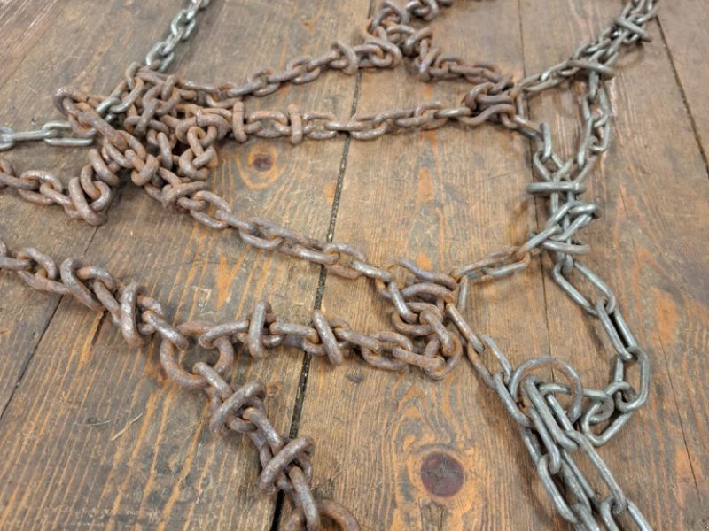 Transportfahrzeug типа Sonstige 31x15.50-15 Schneeketten, Gebrauchtmaschine в Chur (Фотография 1)