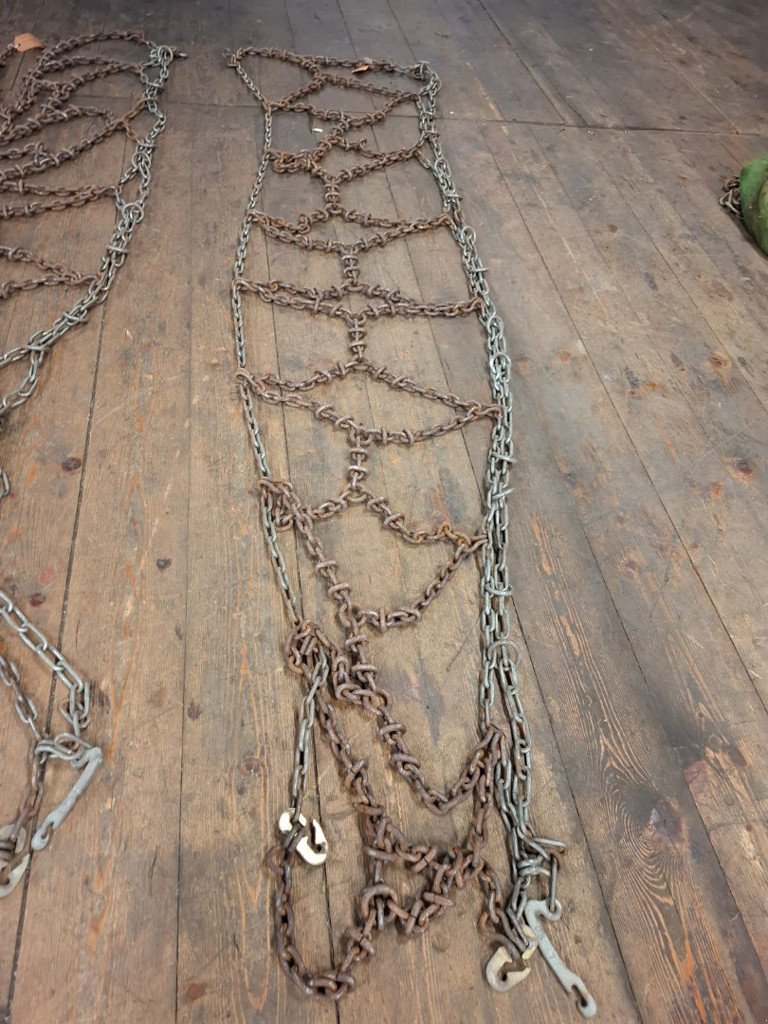 Transportfahrzeug типа Sonstige 31x15.50-15 Schneeketten, Gebrauchtmaschine в Chur (Фотография 3)