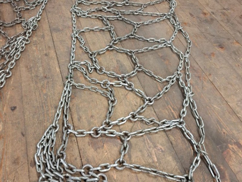 Transportfahrzeug от тип Sonstige 31x15.50 15 Schneeketten, Gebrauchtmaschine в Chur (Снимка 1)