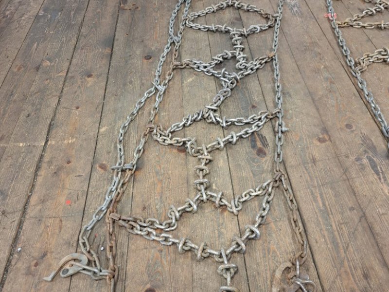 Transportfahrzeug typu Sonstige 33x15.50-15 Schneeketten, Gebrauchtmaschine w Chur