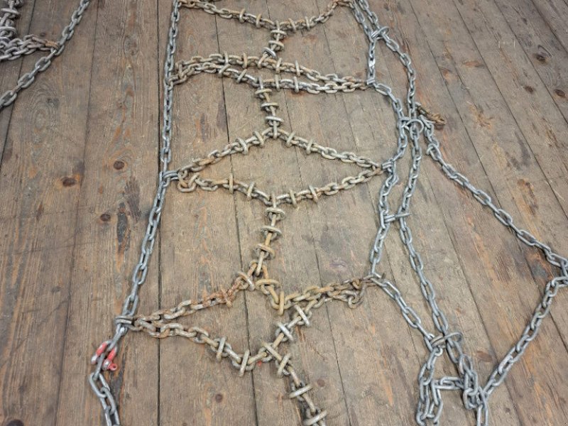 Transportfahrzeug типа Sonstige 33x15.50-15 Schneeketten, Gebrauchtmaschine в Chur (Фотография 1)