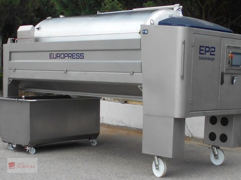 Traubenpresse of the type Scharfenberger EP2-34, Neumaschine in Ziersdorf