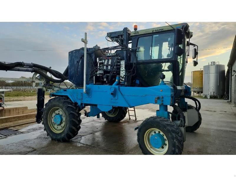 Traubenvollernter типа Bobard 1096 V3, Gebrauchtmaschine в BRAY en Val (Фотография 1)