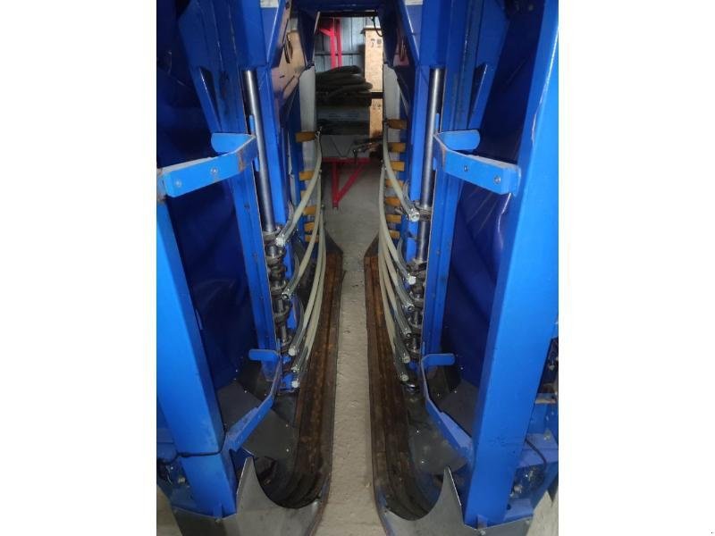Traubenvollernter от тип Braud 9040L, Gebrauchtmaschine в ANTIGNY (Снимка 11)