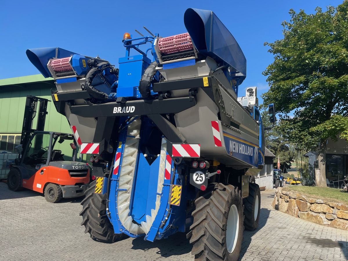Traubenvollernter of the type Braud 9070L, Neumaschine in Obritzberg (Picture 9)