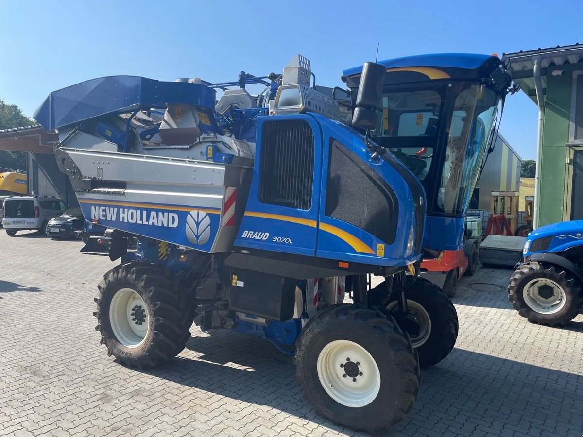 Traubenvollernter of the type Braud 9070L, Neumaschine in Obritzberg (Picture 8)