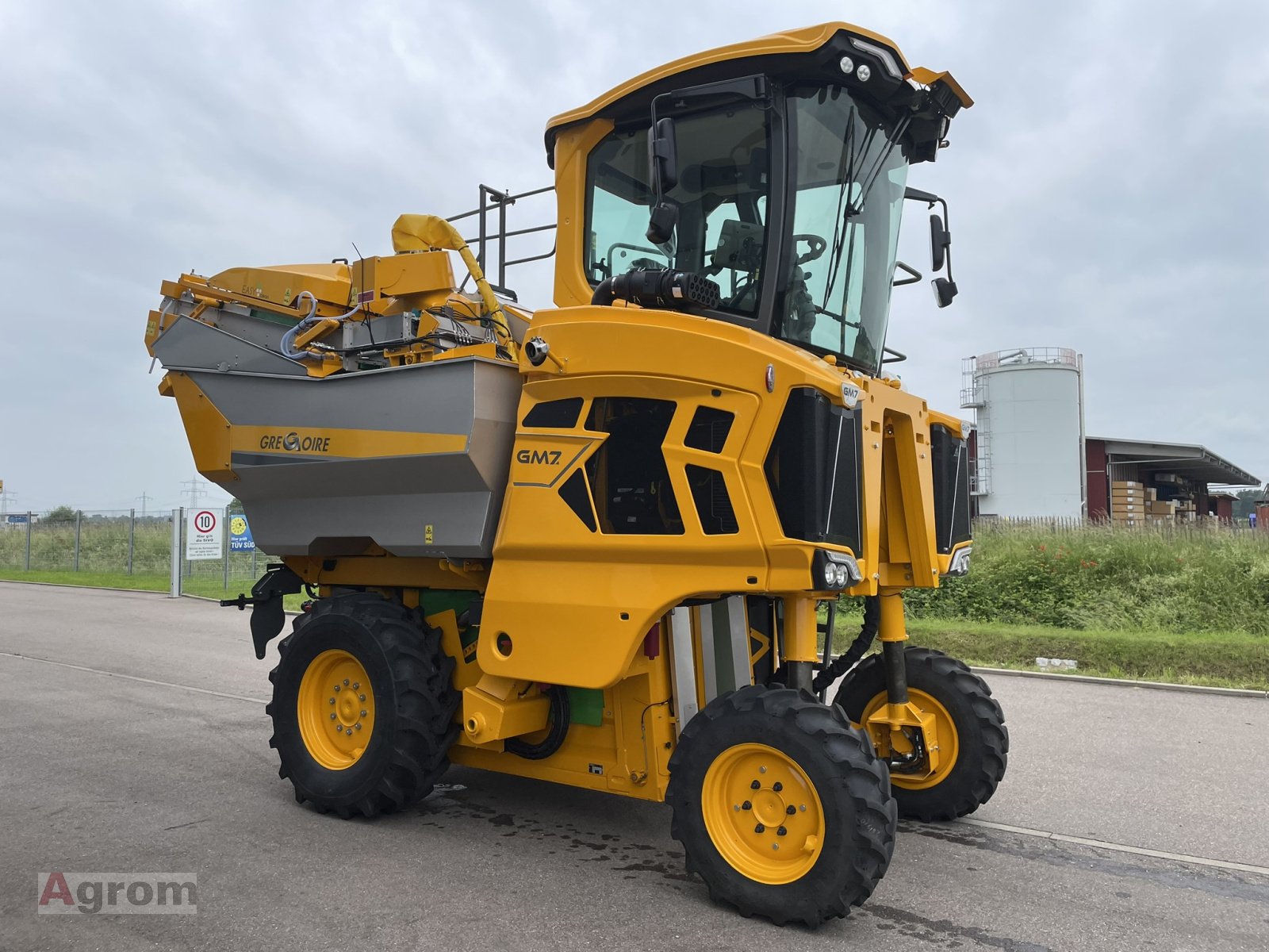 Traubenvollernter του τύπου Gregoire GM 7.4, Neumaschine σε Meißenheim-Kürzell (Φωτογραφία 8)