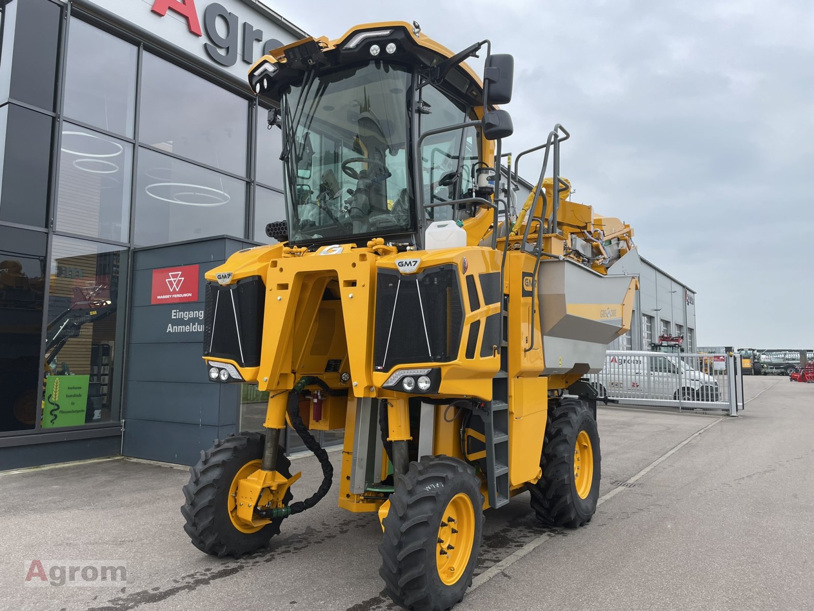 Traubenvollernter του τύπου Gregoire GM 7.4, Neumaschine σε Meißenheim-Kürzell (Φωτογραφία 11)