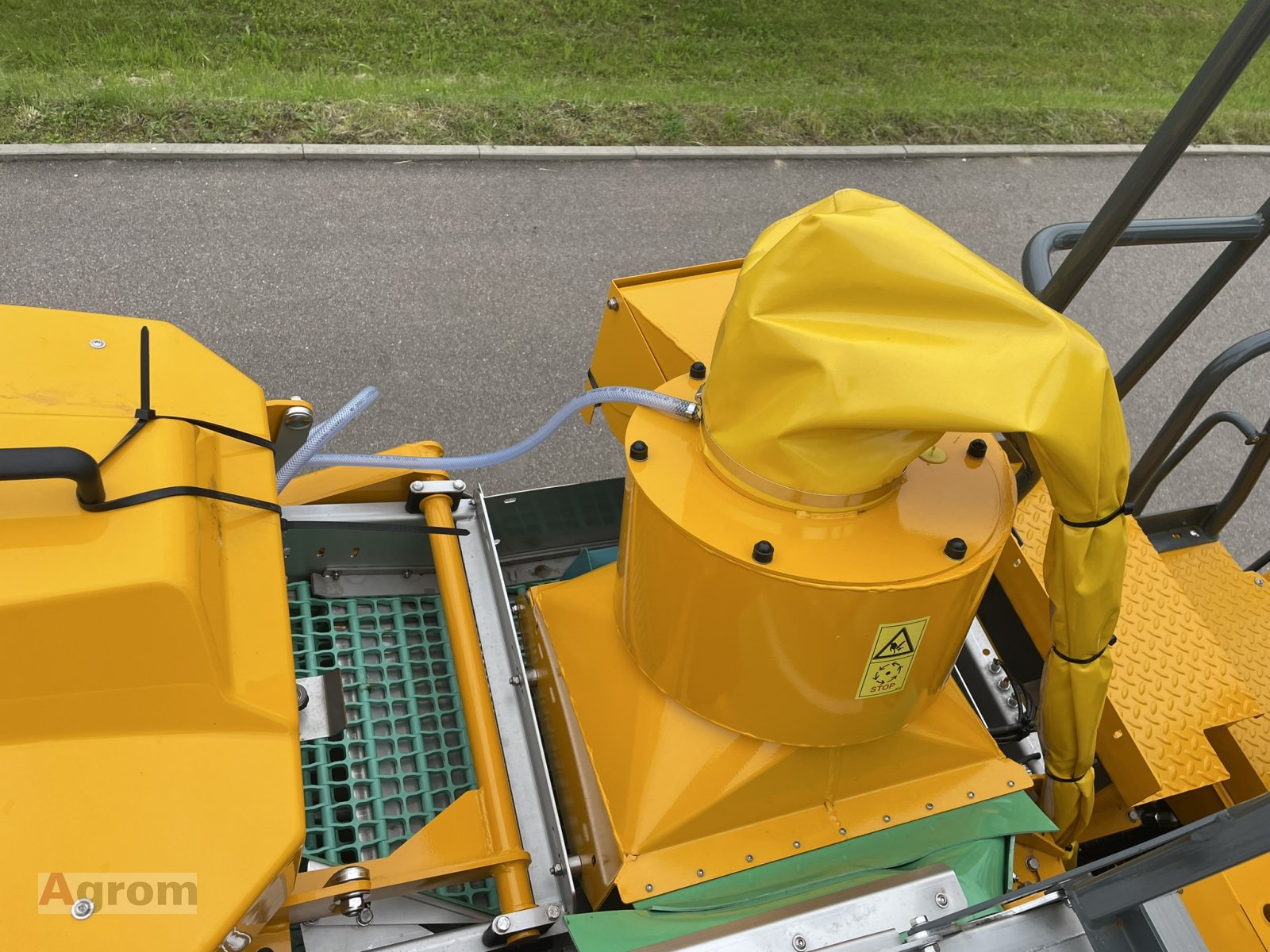 Traubenvollernter του τύπου Gregoire GM 7.4, Neumaschine σε Meißenheim-Kürzell (Φωτογραφία 17)