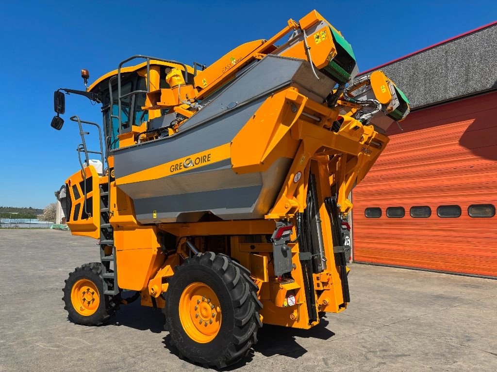Traubenvollernter van het type Gregoire GM7.4, Gebrauchtmaschine in Baillonville (Foto 2)
