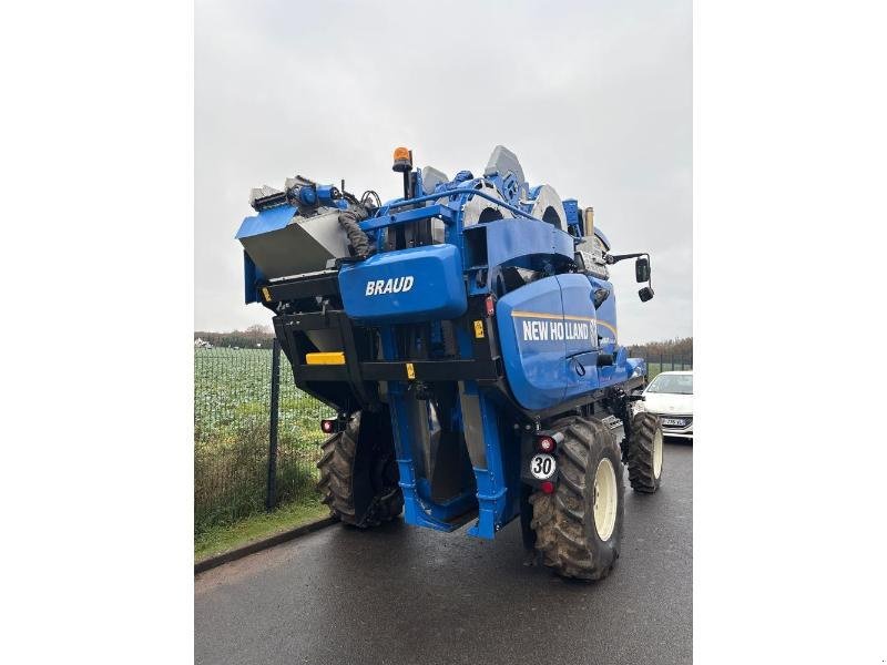 Traubenvollernter des Typs New Holland 9080N, Gebrauchtmaschine in BRAY en Val (Bild 4)