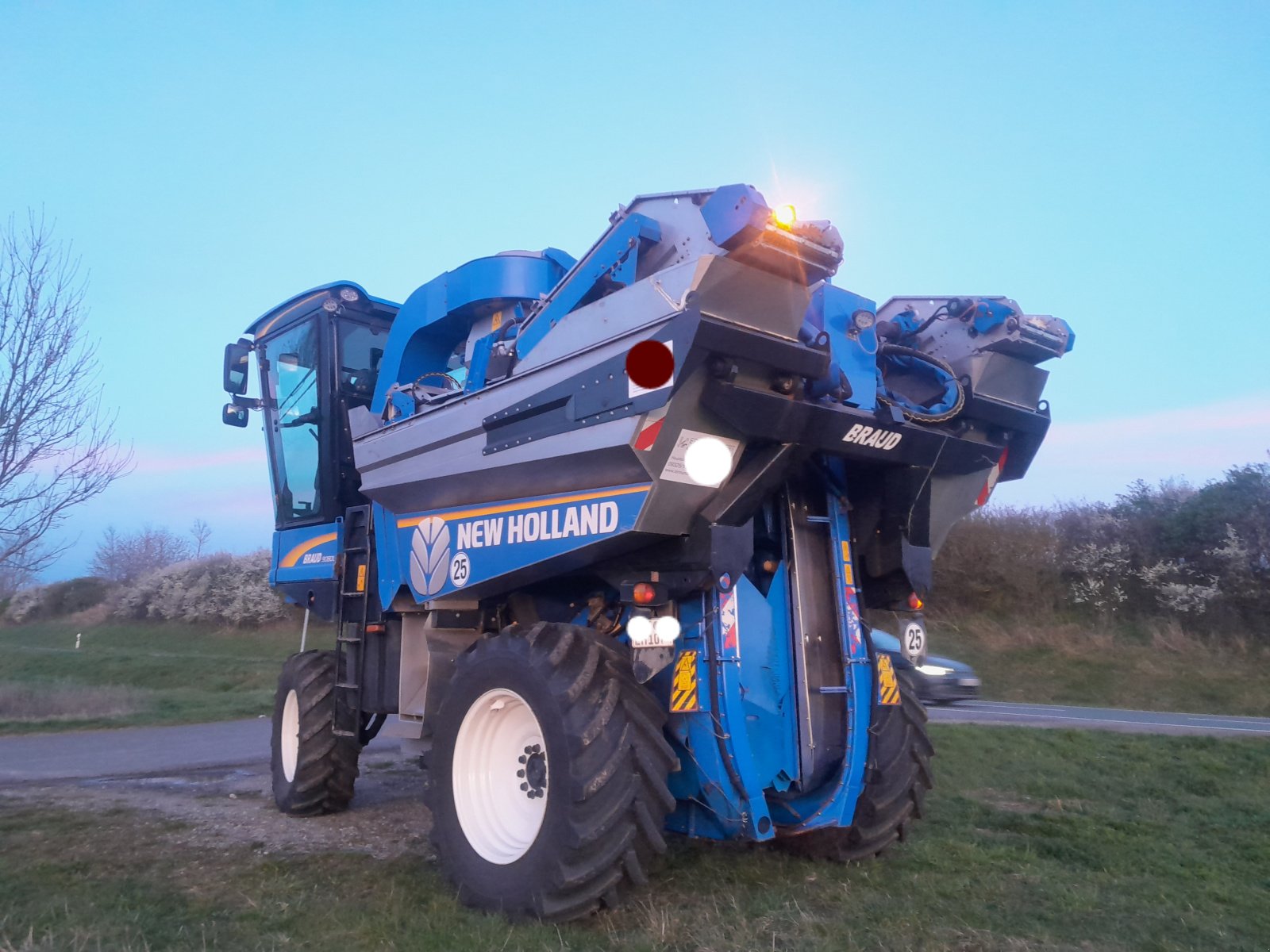 Traubenvollernter типа New Holland Braud 9080L, Gebrauchtmaschine в Creglingen (Фотография 6)