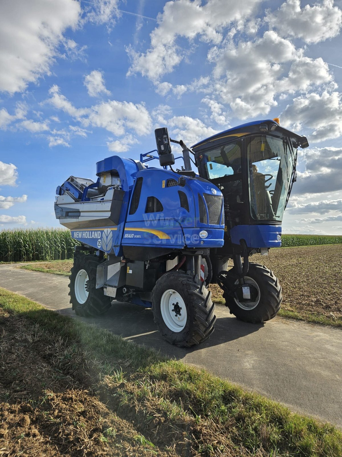 Traubenvollernter des Typs New Holland Braud 9080L, Gebrauchtmaschine in Creglingen (Bild 1)