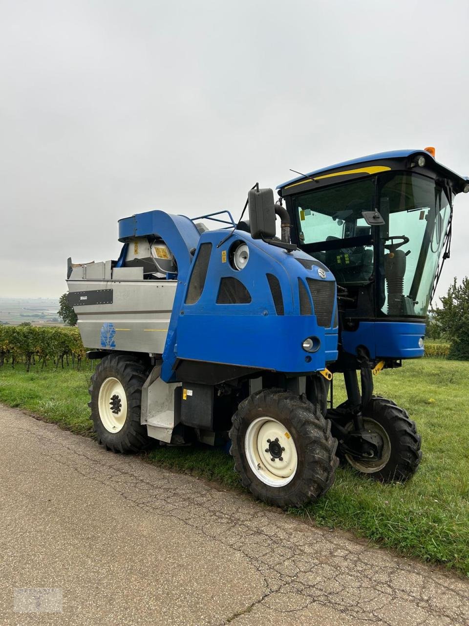 Traubenvollernter typu New Holland Braud VM460, Gebrauchtmaschine v Pragsdorf (Obrázek 1)