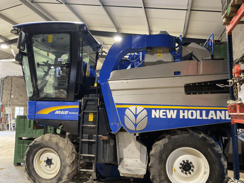 Traubenvollernter typu New Holland MACHINE A VENDANGER 9060L, Gebrauchtmaschine v SAINT ANDIOL
