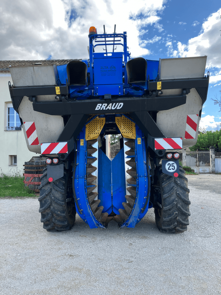 Traubenvollernter типа New Holland MAV NEW HOLLAND 9050 L, Gebrauchtmaschine в SAINT ANDIOL (Фотография 5)