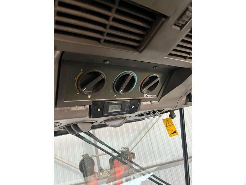 Traubenvollernter typu New Holland SB35, Gebrauchtmaschine v BRAY en Val (Obrázek 9)