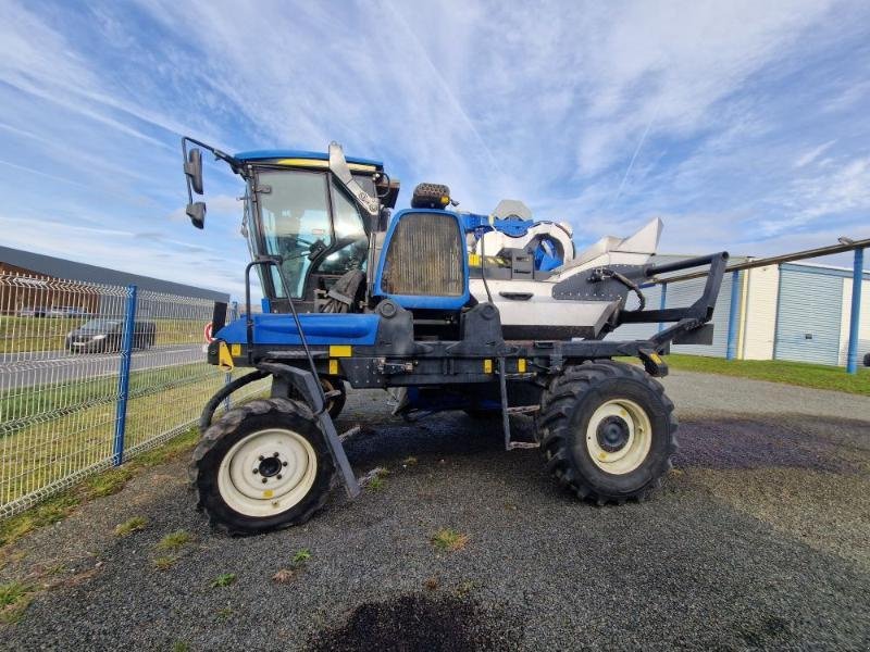 Traubenvollernter des Typs New Holland VN2080, Gebrauchtmaschine in BRAY en Val