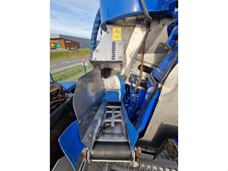 Traubenvollernter des Typs New Holland VN2080, Gebrauchtmaschine in BRAY en Val (Bild 8)