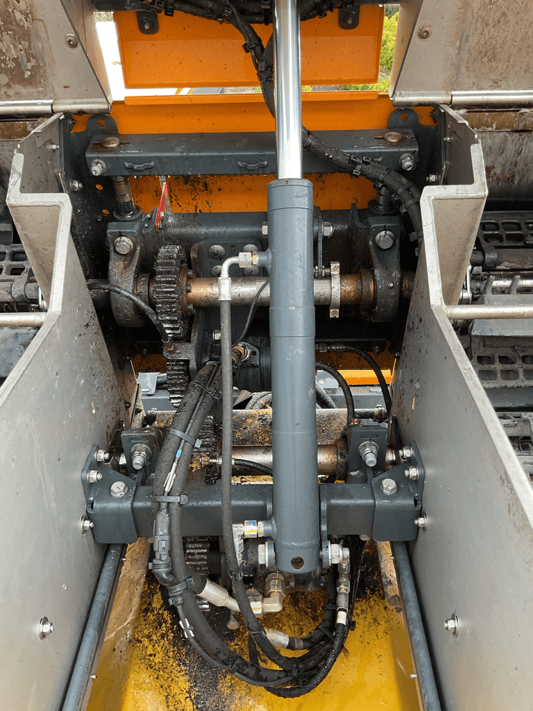 Traubenvollernter van het type Pellenc L8 3958156, Gebrauchtmaschine in SAINT ANDIOL (Foto 7)