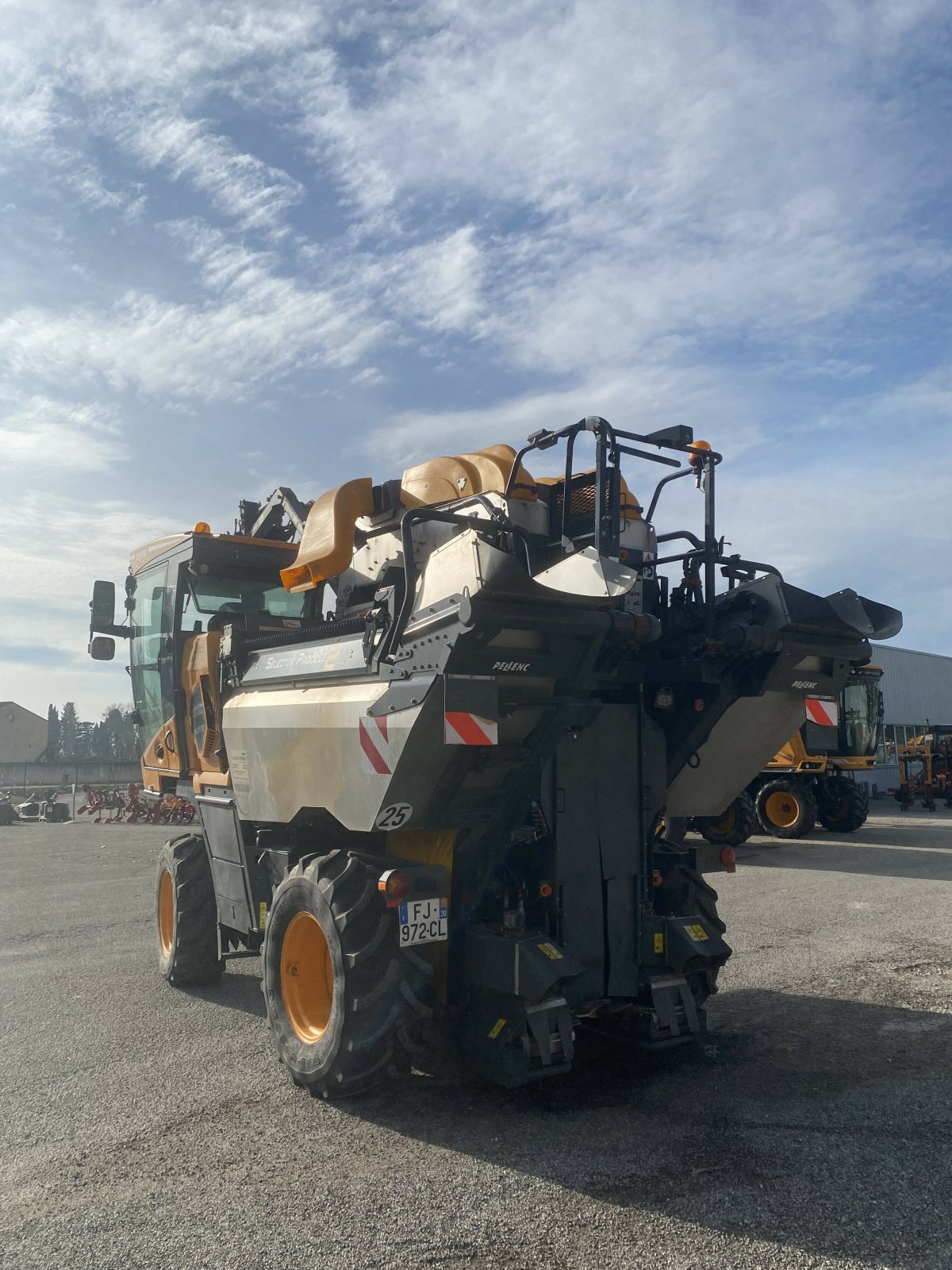 Traubenvollernter van het type Pellenc OPTIMUM 670 L SP2, Gebrauchtmaschine in SAINT ANDIOL (Foto 3)