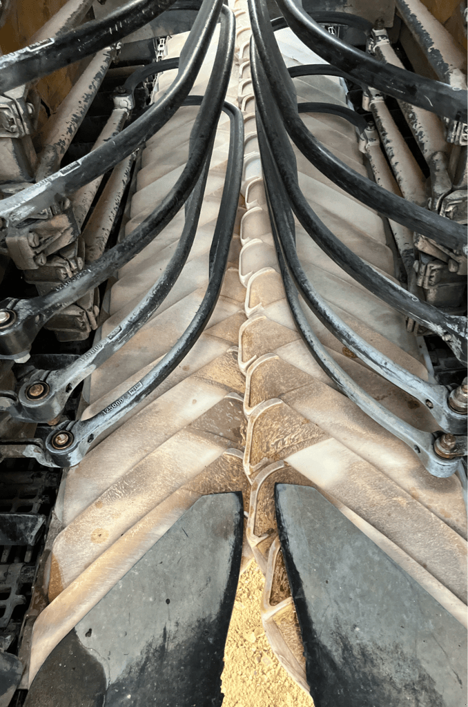 Traubenvollernter des Typs Pellenc OPTIMUM L 10 3958031, Gebrauchtmaschine in SAINT ANDIOL (Bild 8)