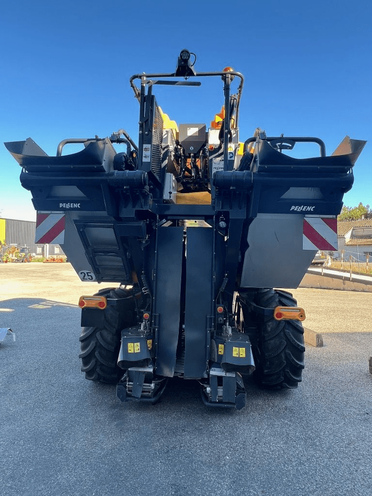 Traubenvollernter des Typs Pellenc OPTIMUM L 10 3958031, Gebrauchtmaschine in SAINT ANDIOL (Bild 4)