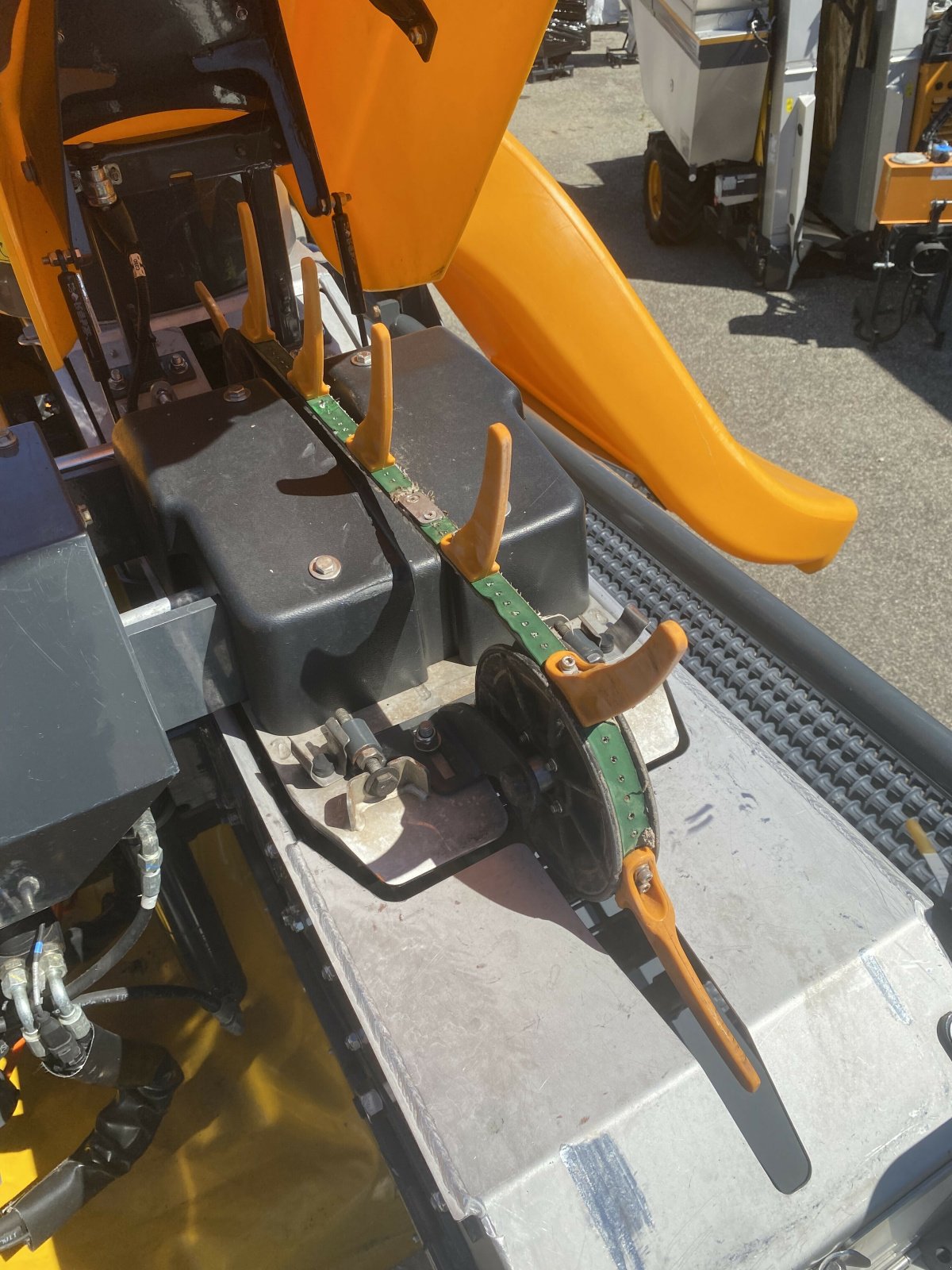 Traubenvollernter του τύπου Pellenc OPTIMUM L 10, Gebrauchtmaschine σε SAINT ANDIOL (Φωτογραφία 8)