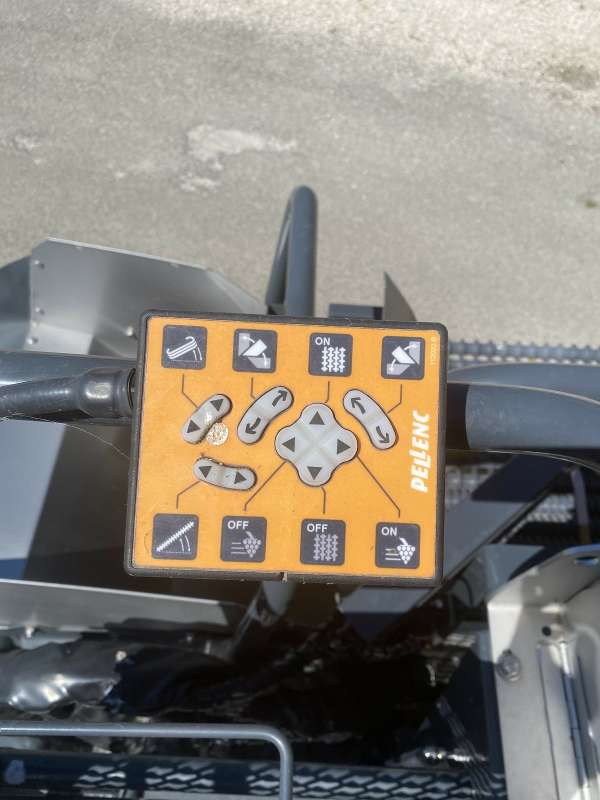 Traubenvollernter του τύπου Pellenc OPTIMUM L 10, Gebrauchtmaschine σε SAINT ANDIOL (Φωτογραφία 11)