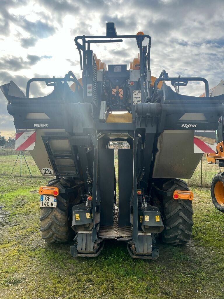 Traubenvollernter типа Pellenc OPTIMUM L 20 3958032, Gebrauchtmaschine в SAINT ANDIOL (Фотография 3)