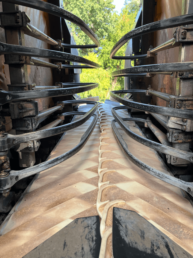 Traubenvollernter van het type Pellenc PORTEUR OPTIMUM 670, Gebrauchtmaschine in SAINT ANDIOL (Foto 11)