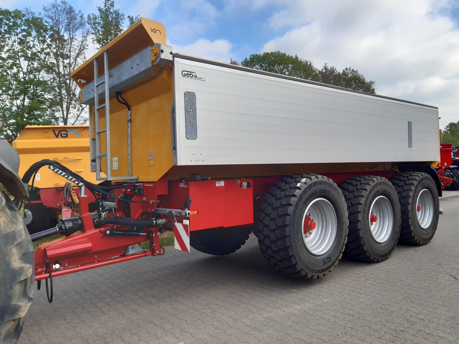 Tridemkipper typu VGM (Van Ginkel machines) ZK30-2 Tridem-Schwerlast-Muldenkipper, Neumaschine v Bocholt (Obrázek 24)